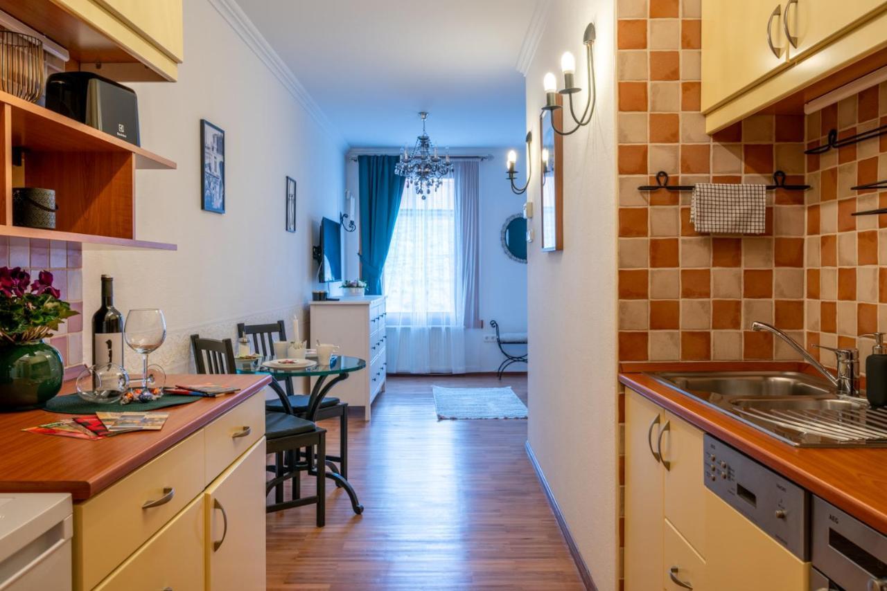 Romantic Secret Garden Apartament